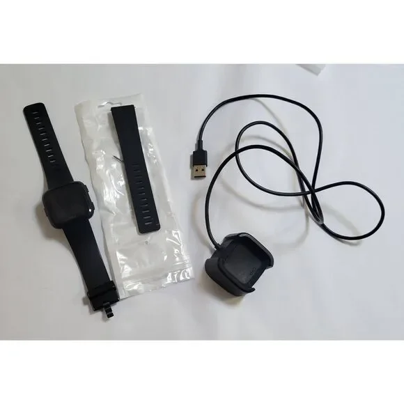 Fitbit Versa FB504 Smartwatch - Black with Charger Sm&Lg Original Black Wristban - Picture 3 of 6